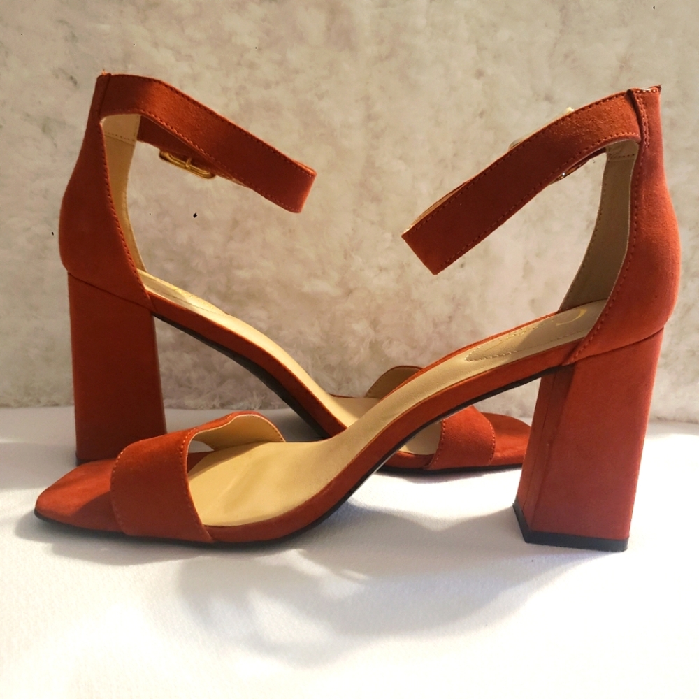 Block Heel Ankle Strap Faux Suede Sandal EUC